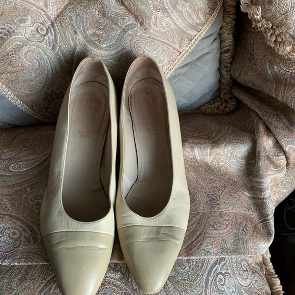 Bruno Magli size 10(US) 2 tone pumps - Picture 4 of 4